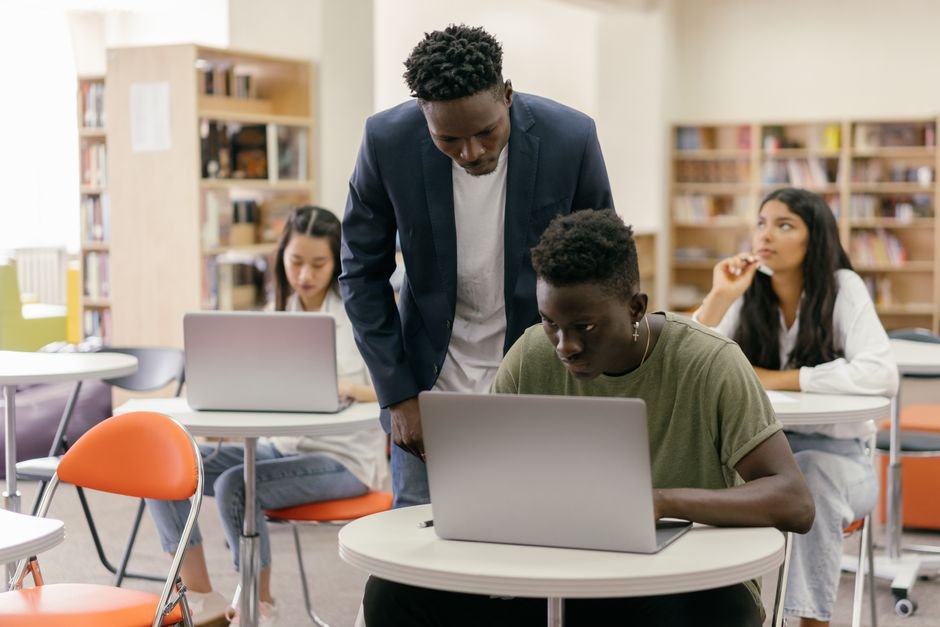 Best Budget Laptops Under ₹30,000 for Students and Professionals